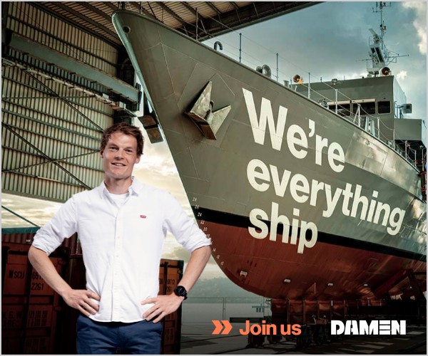 Frame 3: het schip met We're everything ship op de romp en Join us