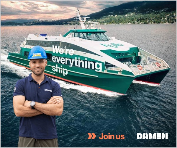 Mechanical engineers: groene catamaran op het water