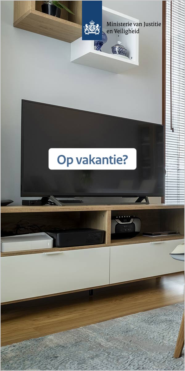 Op vakantie? in een woonkamer