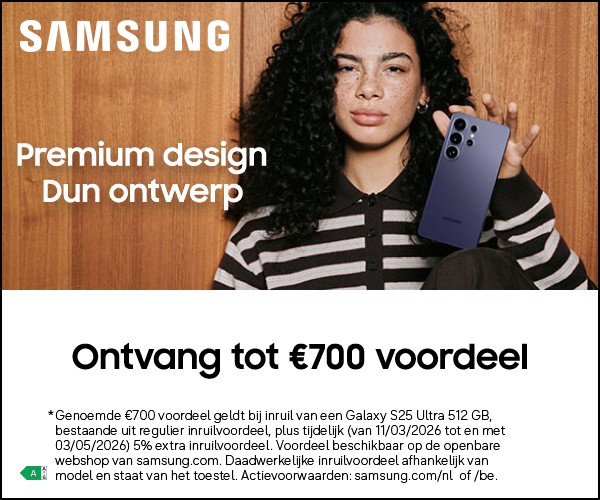Vrouw met de S26 Ultra: Premium design, dun ontwerp