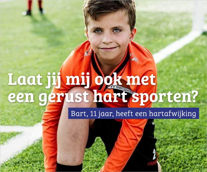 Bart op het voetbalveld met de kop