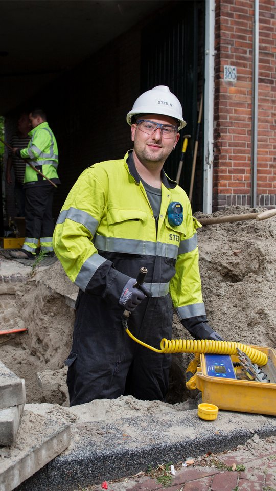 Technicus in de put