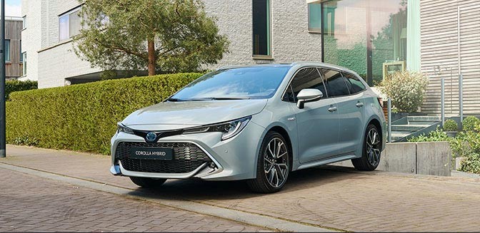 Zilveren Corolla Touring Sports
