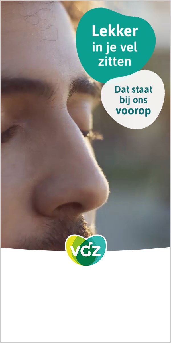Jongen met oortjes en gesloten ogen, Lekker in je vel zitten