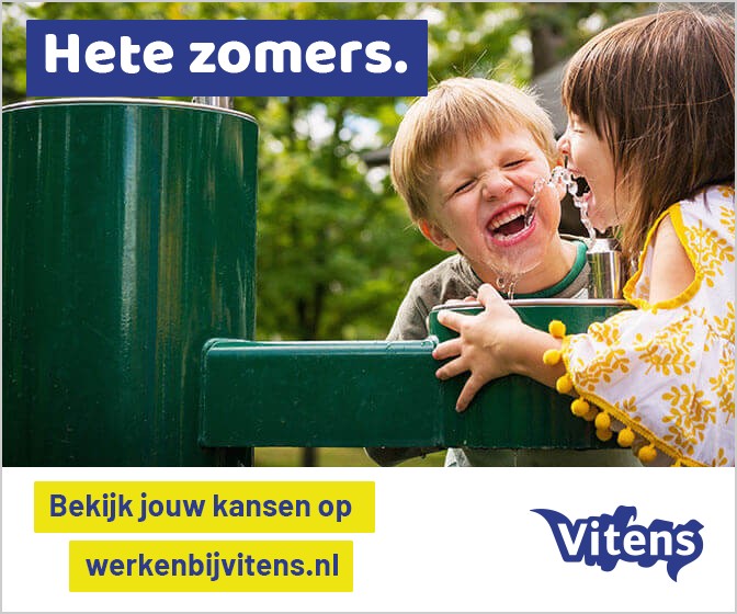 Hete zomers. boven twee kinderen bij een waterkraan